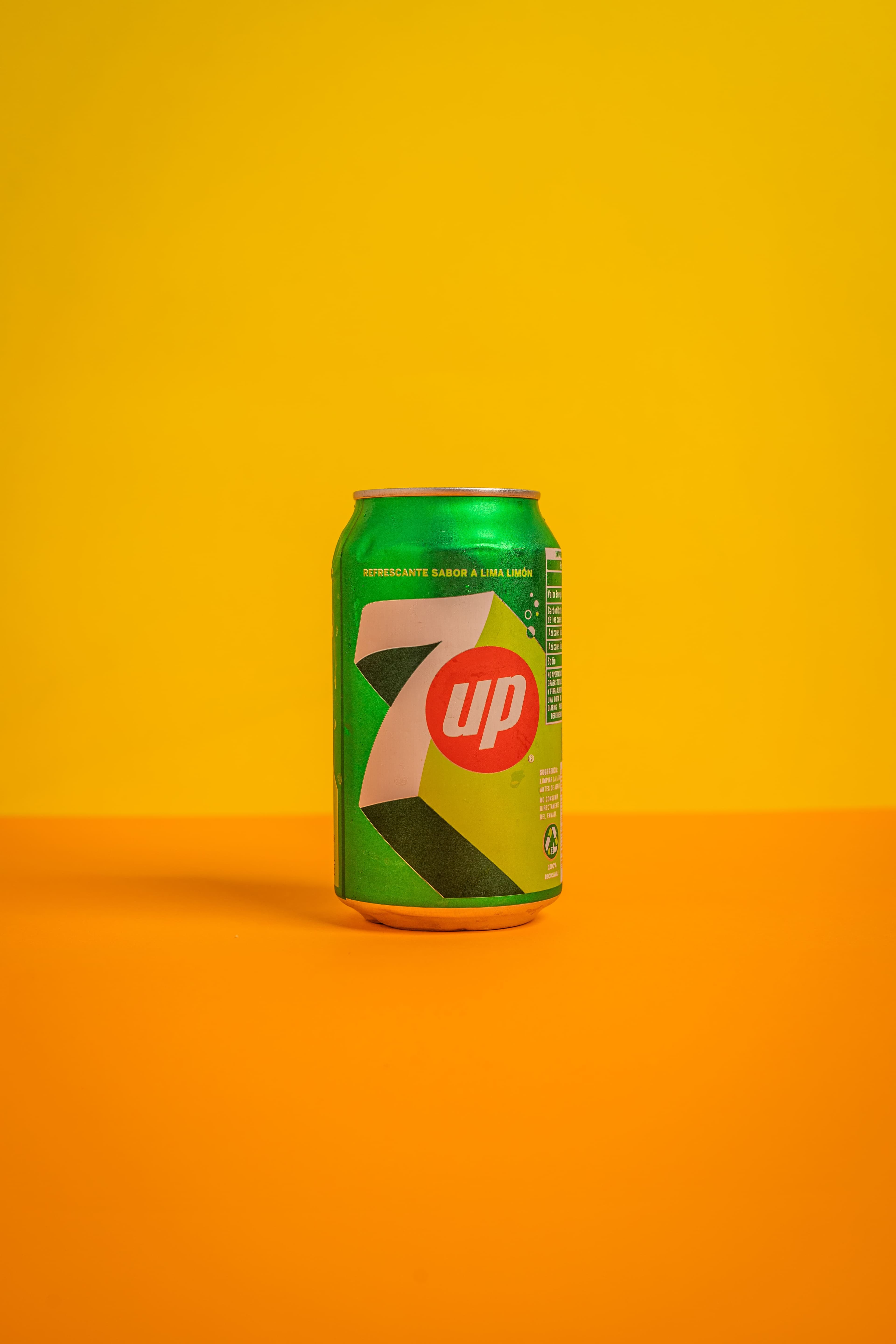 7up Lata
